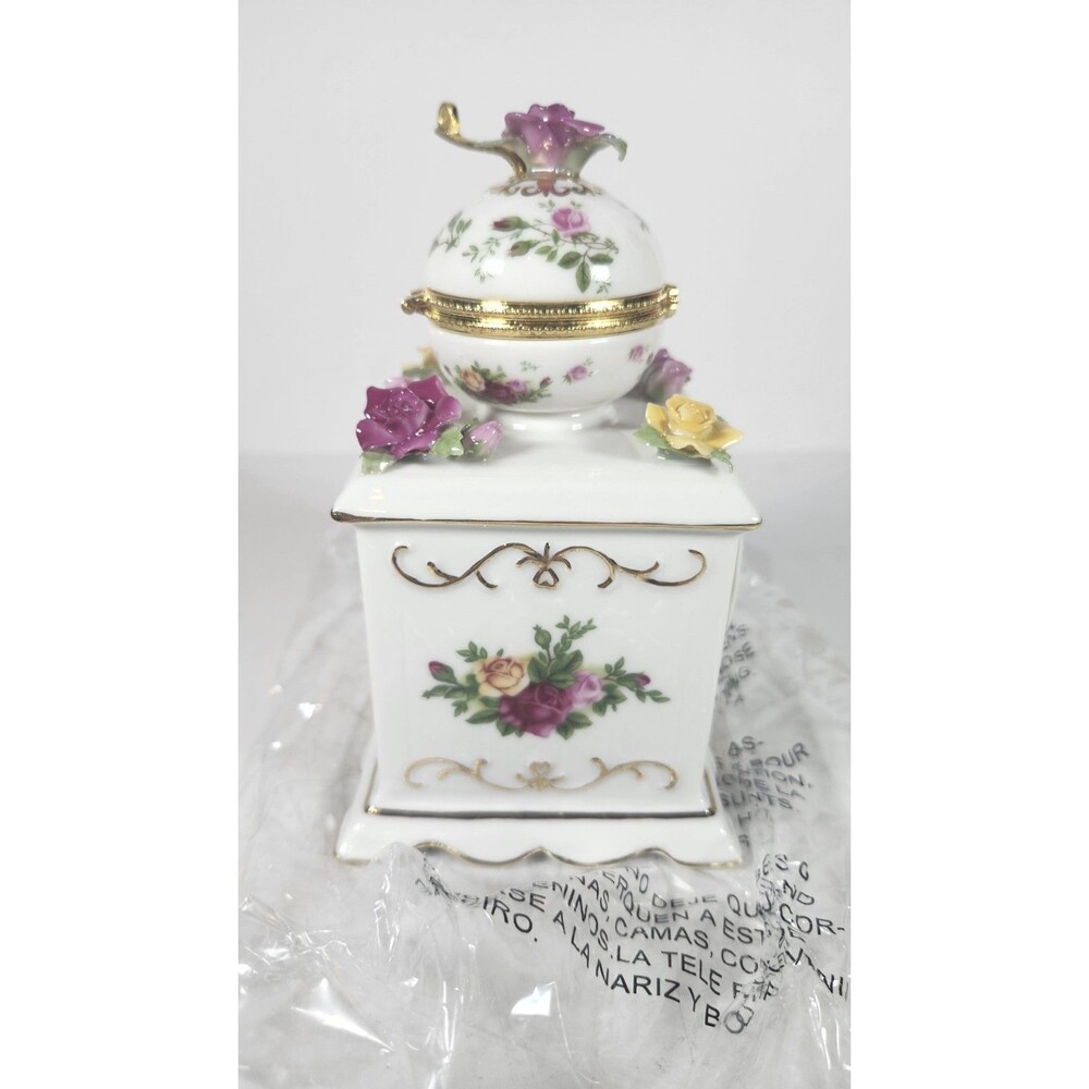 Royal Albert Old Country Roses Musical Coffee Grinder ~ Trinket Box NIB - Picture 3 of 10